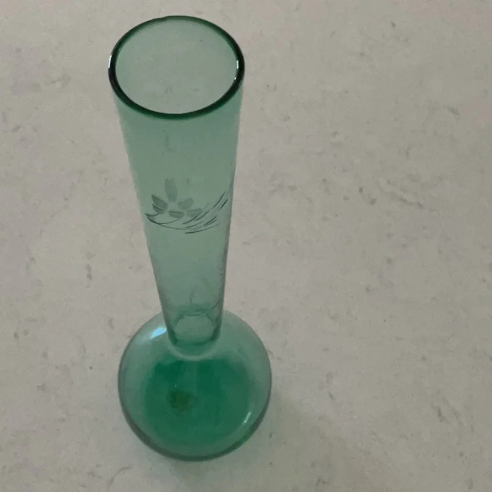 MCM Vintage Green ART Glass Bud Vase Bulb Fluted with Floral Etching 8